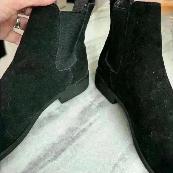 Black Chelsea Boots Men Flock Slip-On Business Men Short
Boots Size 39 - Picture 7 of 9